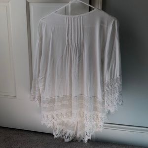 Solitaire Tops - Beautiful white blouse Solitaire Tops - Beautiful white blouse